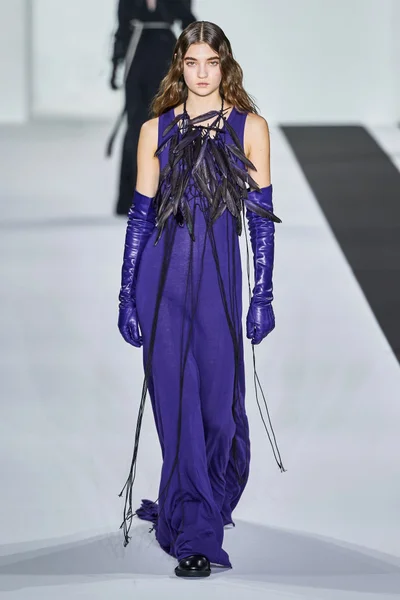Look 24